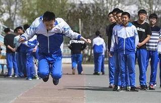 体育老师吃瓜事件