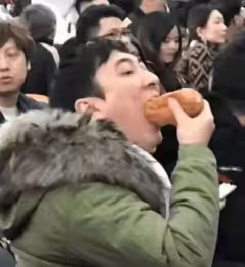 龙港大叔出轨吃瓜事件,揭秘网络吃瓜群众的围观效应