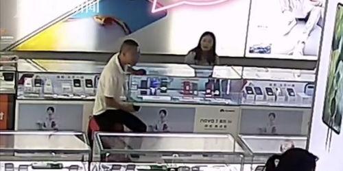 警察嫌疑人吃瓜事件是真的吗,真相揭秘